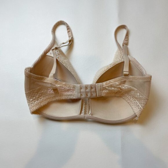 NWOT Victoria's Secret Bra 32DDD Incredible Plunge Beige Lace B1447 - Picture 5 of 9